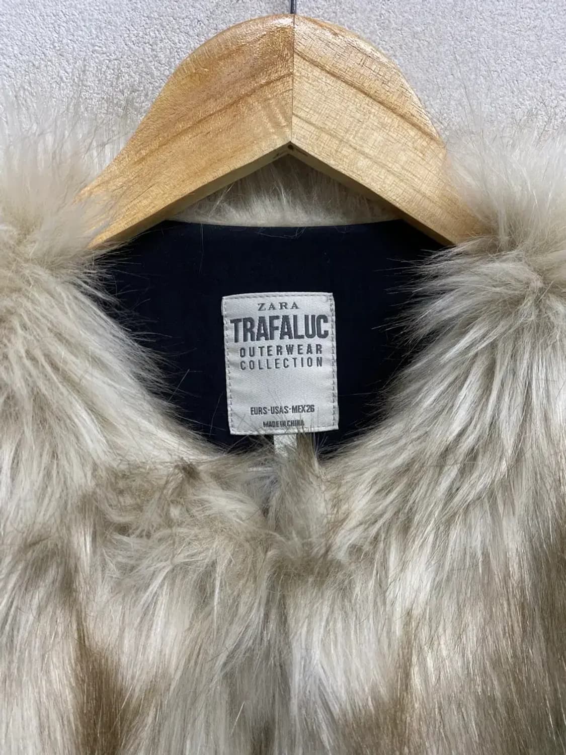 자라 ZARA 퍼 베스트 M 상품이미지4