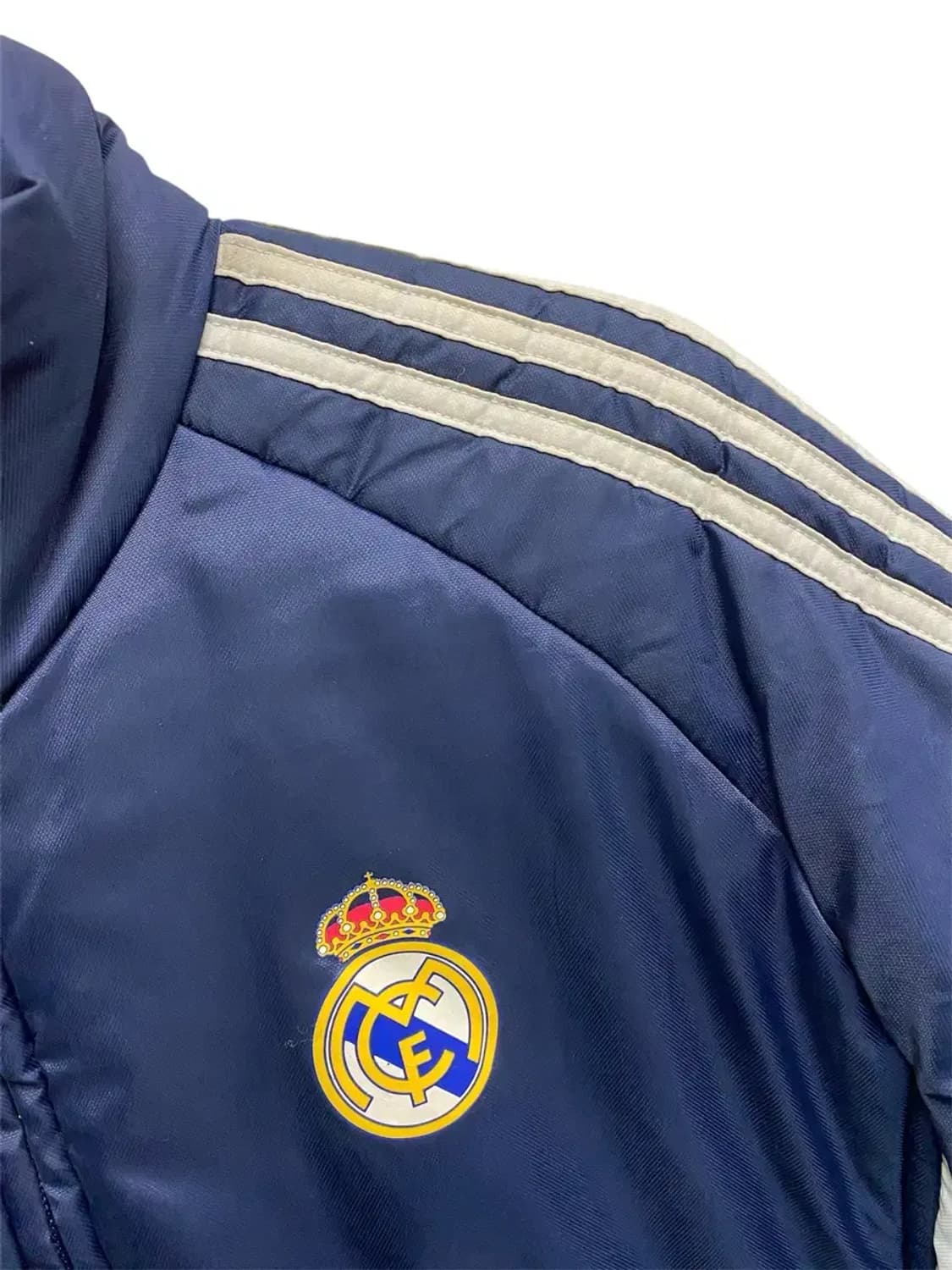 아디다스 네이비 레알 마드리드 패딩 L 상품이미지4