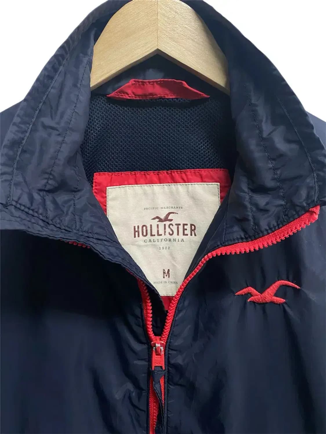 홀리스터 네이비 레드로고 바람막이 M 상품이미지4
