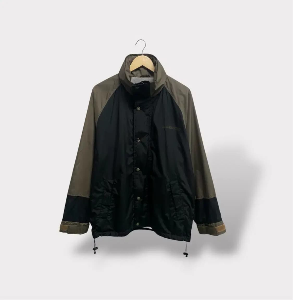 게스GUESS 배색 바람막이 윈드재킷 95 상품이미지1