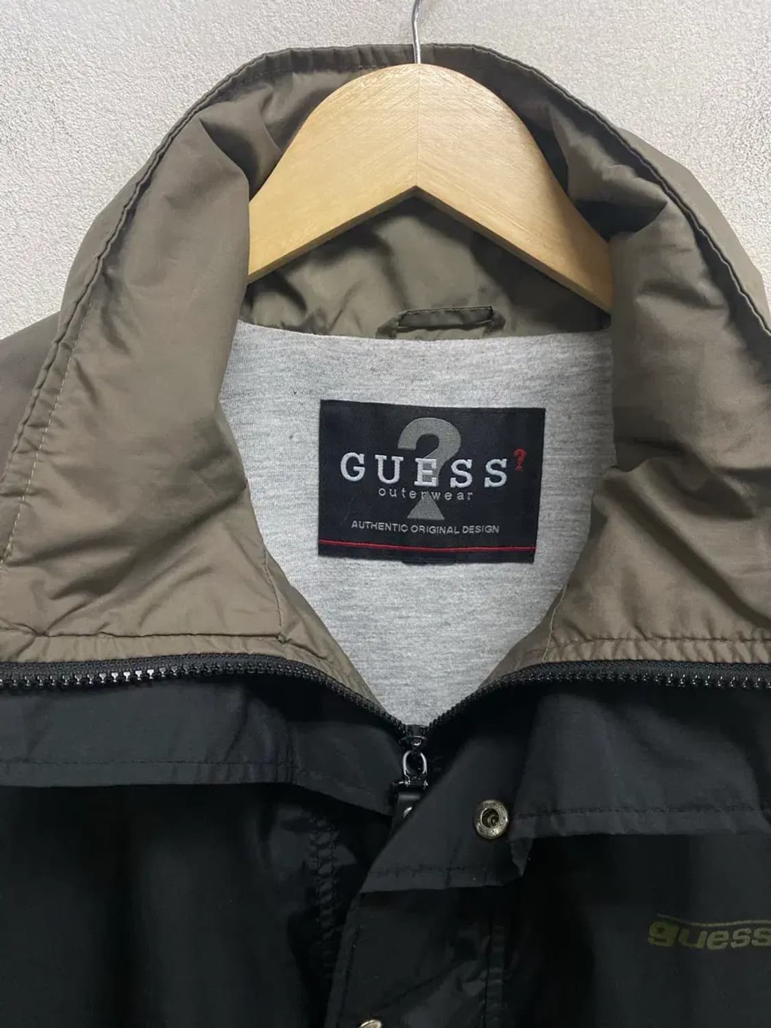 게스GUESS 배색 바람막이 윈드재킷 95 상품이미지5