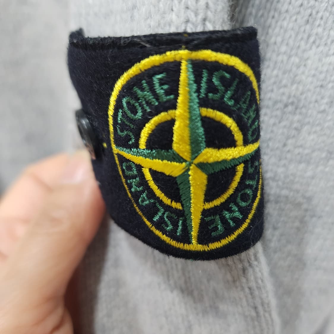 스톤아일랜드 와펜 하이넥 니트 버튼 가디건 M 그레이 상품이미지5