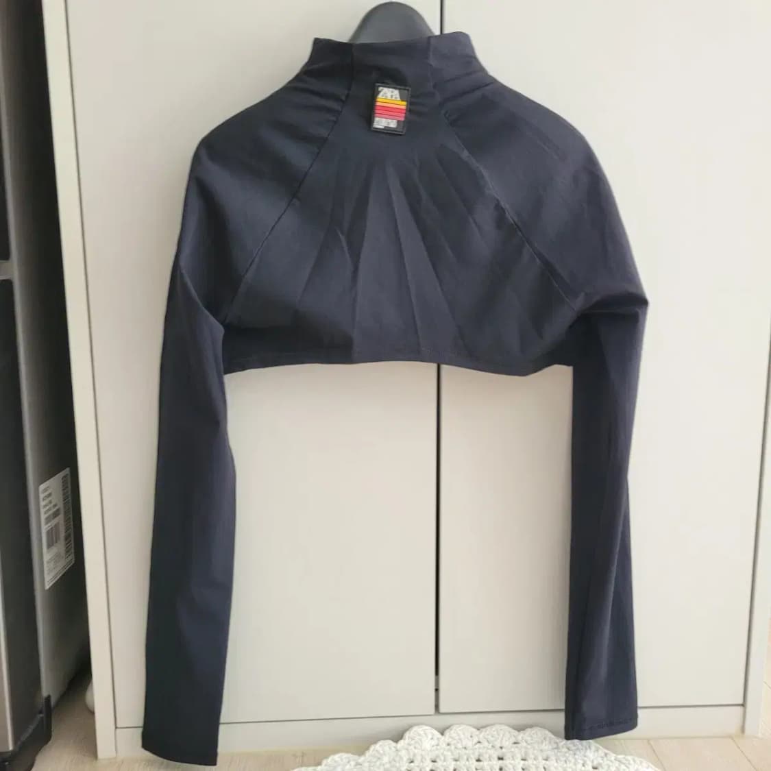 자라 퍼플매거진 콜라보 크롭 집업 상품이미지3