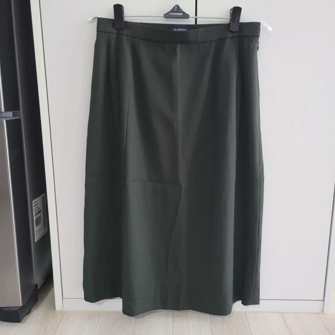 버버리 미디스커트 상품이미지1