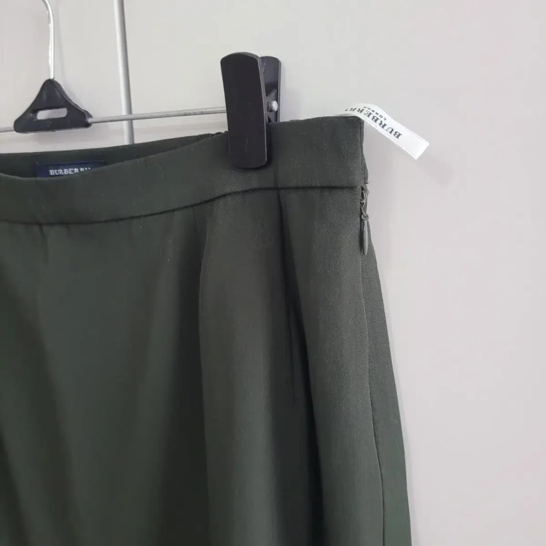 버버리 미디스커트 상품이미지2