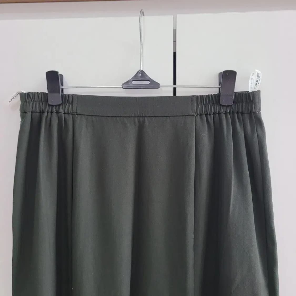 버버리 미디스커트 상품이미지4