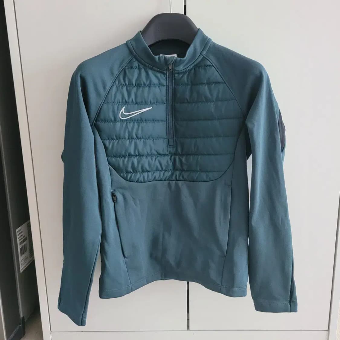 나이키 써마핏 에어로로프트 반집업 상품이미지1