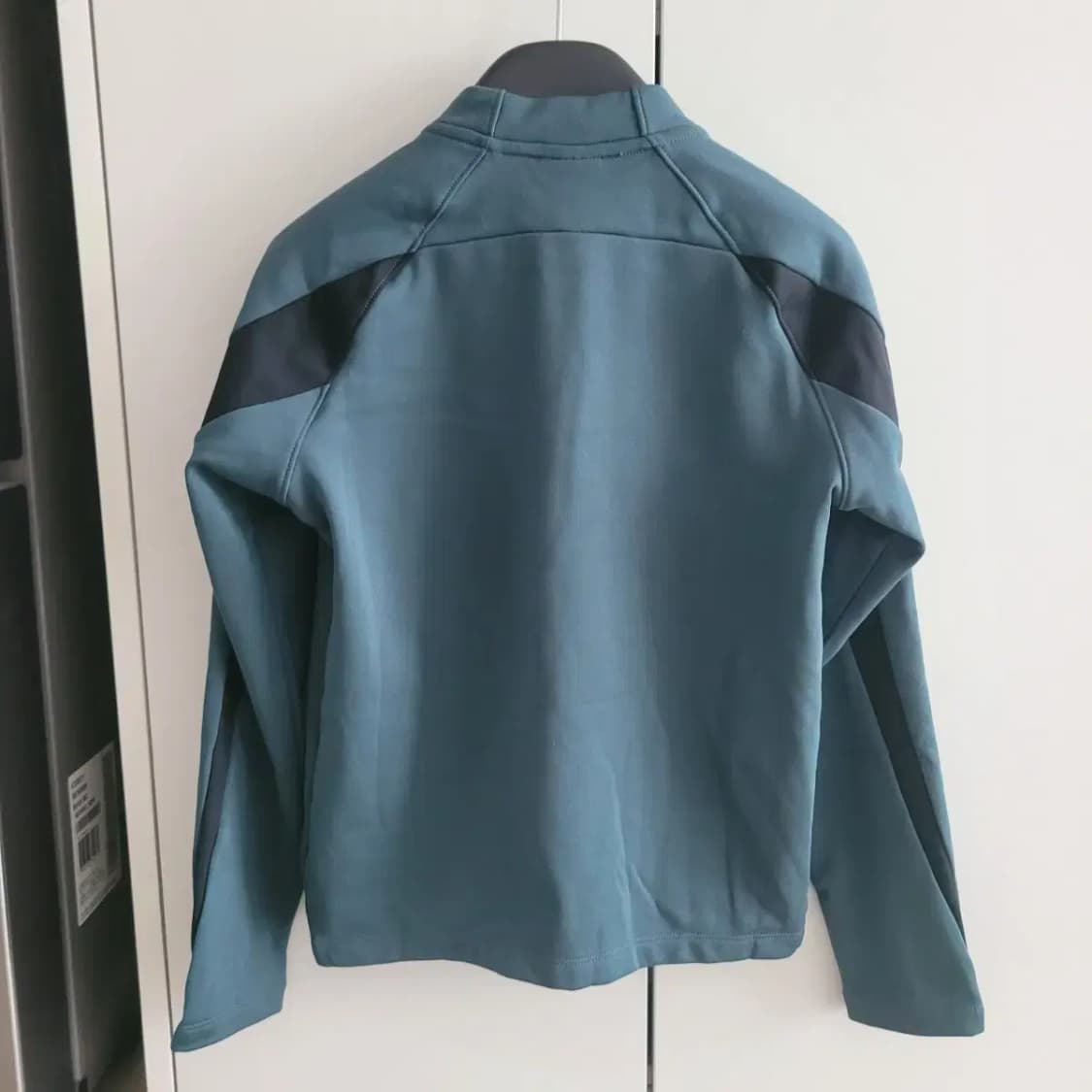 나이키 써마핏 에어로로프트 반집업 상품이미지4