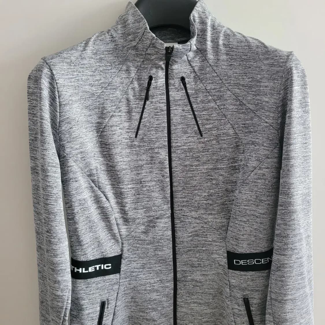 데상트 기능성 집업 상품이미지2