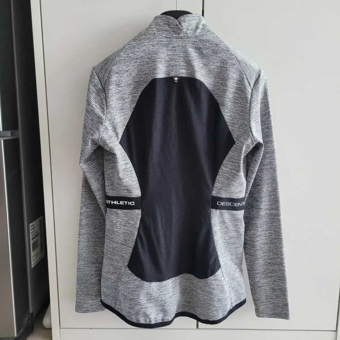 데상트 기능성 집업 상품이미지4