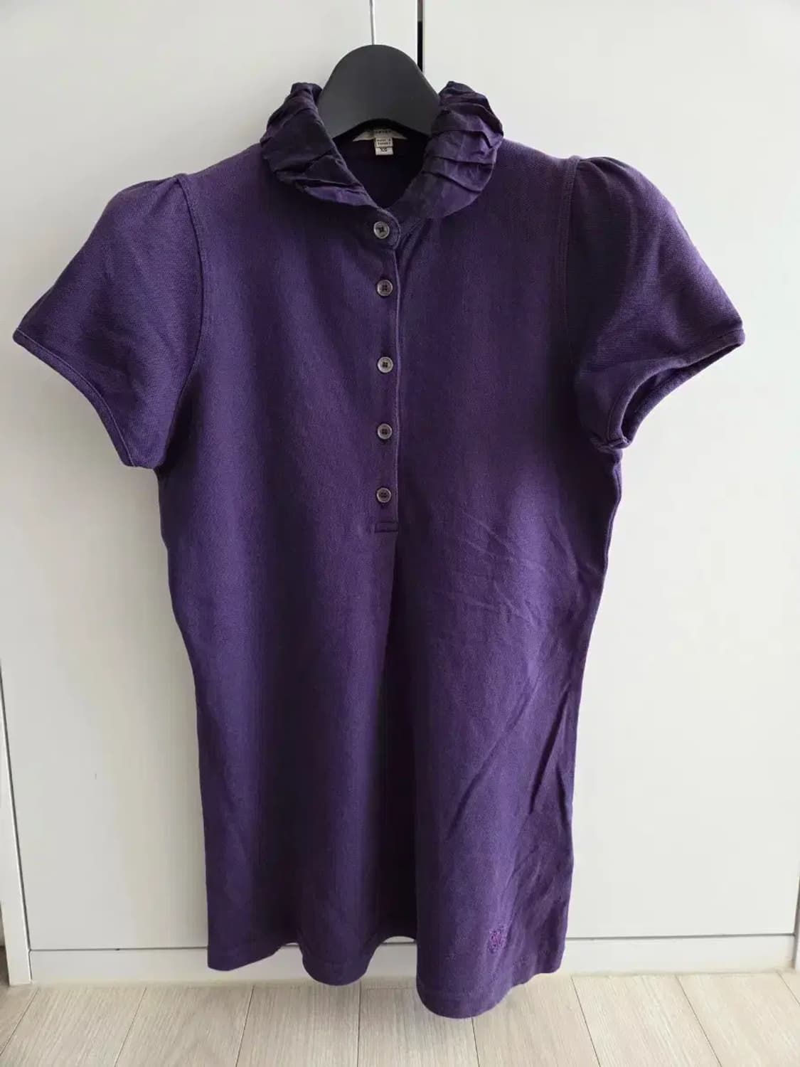 버버리 셔링 카라티셔츠 상품이미지1