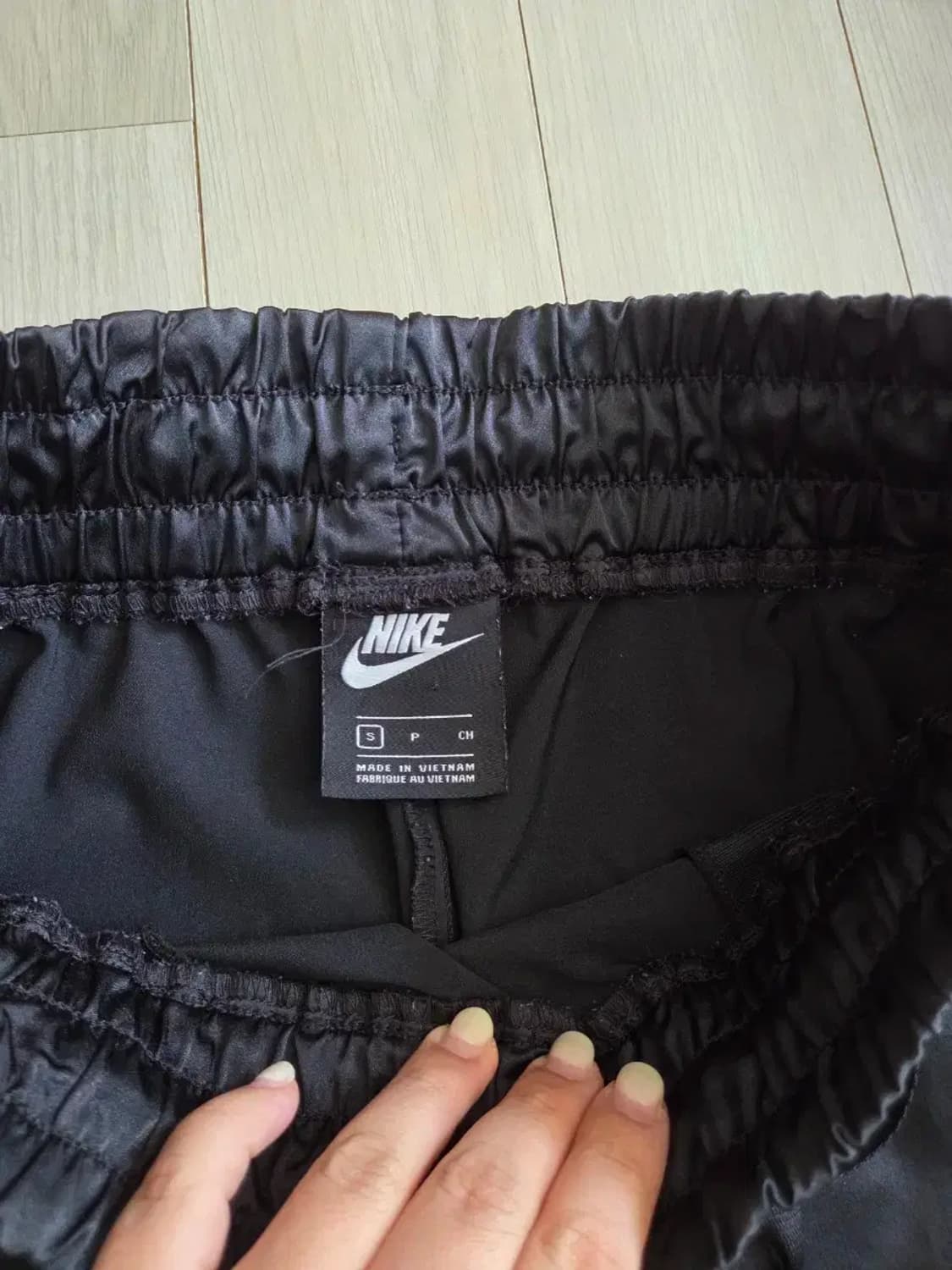 나이키 새틴 조거팬츠 상품이미지3