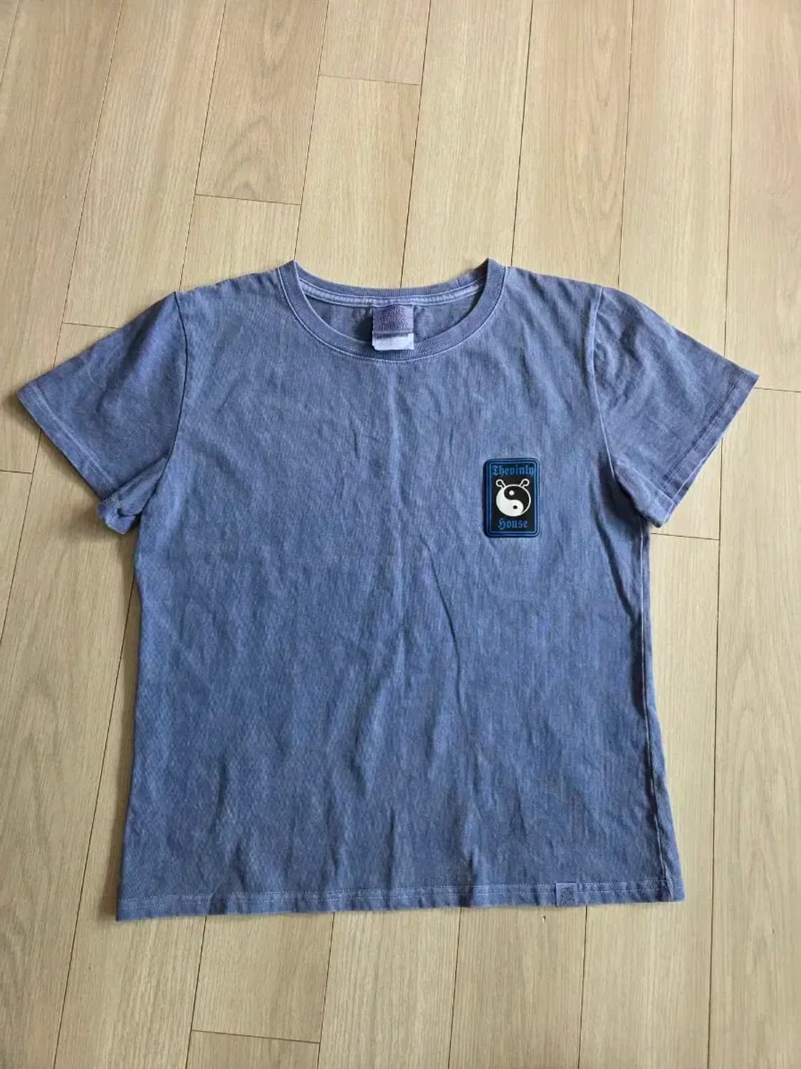 더바이닐하우스 반팔티셔츠 상품이미지1