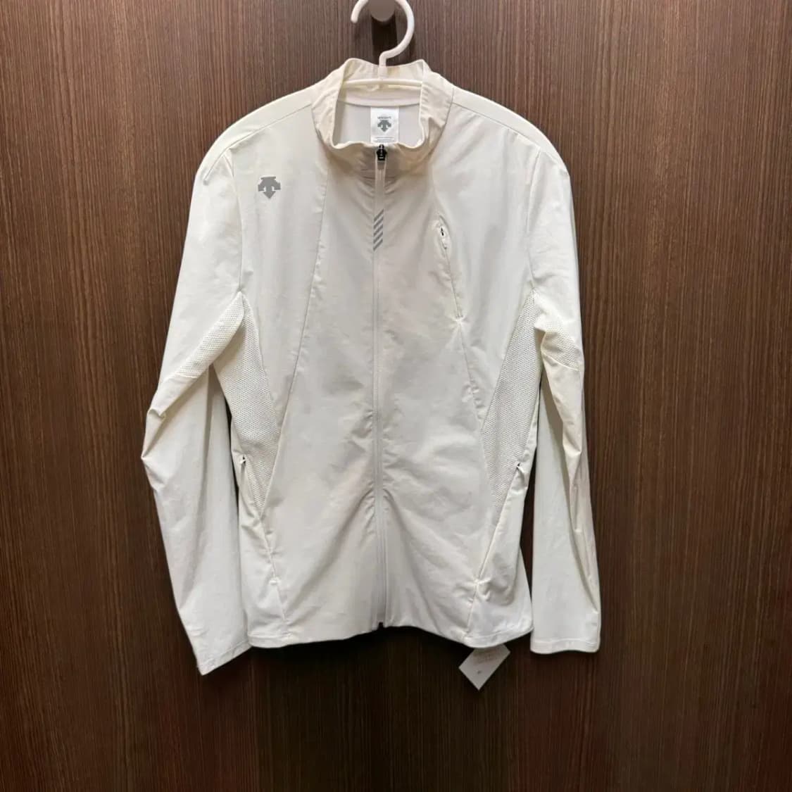 데상트 기능성 집업 상품이미지1