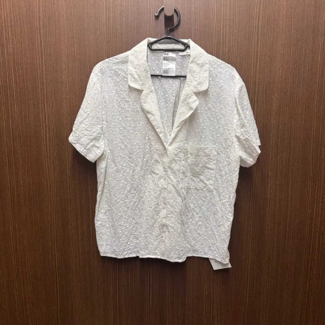 H&M 아일렛 펀칭 반팔 블라우스 상품이미지1