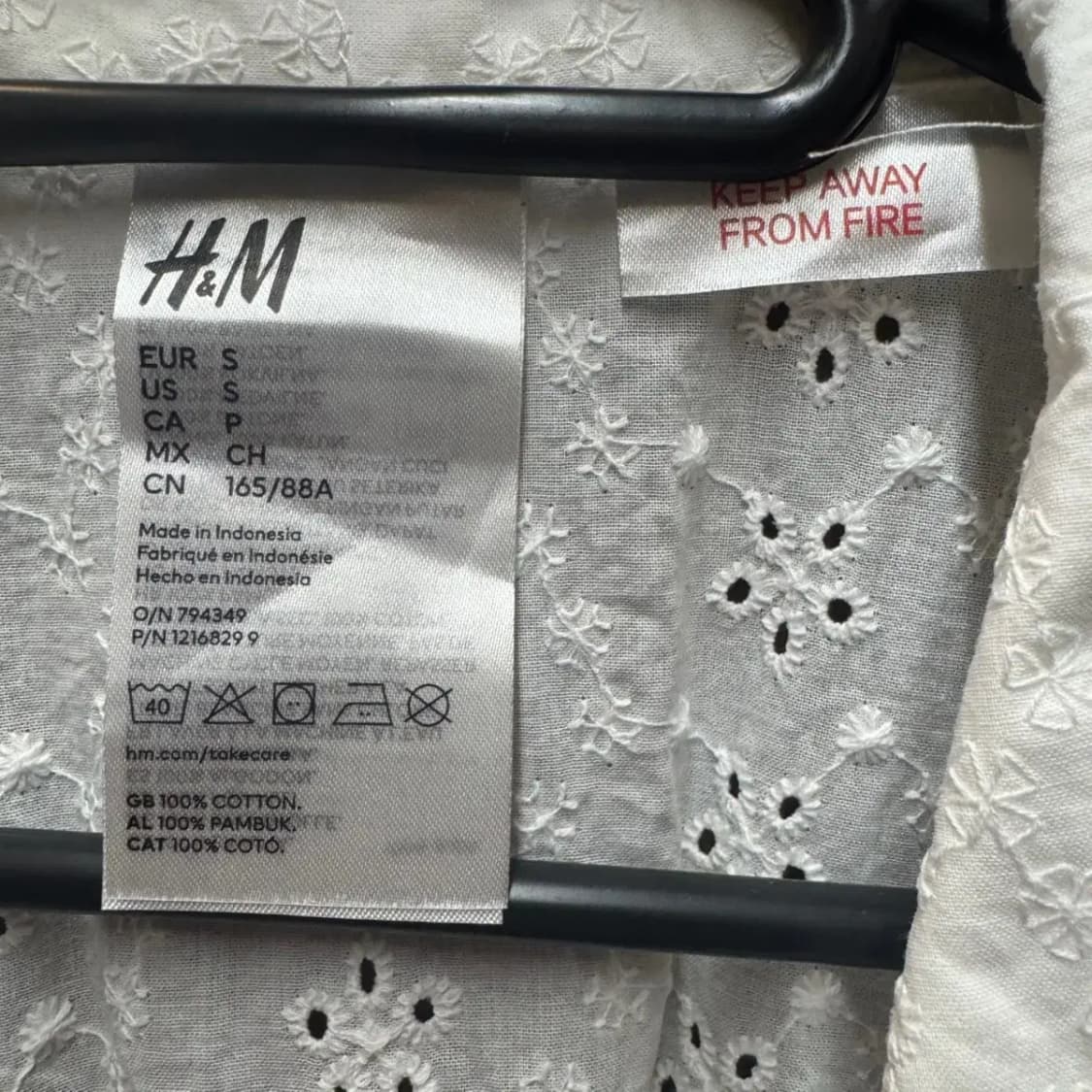 H&M 아일렛 펀칭 반팔 블라우스 상품이미지2