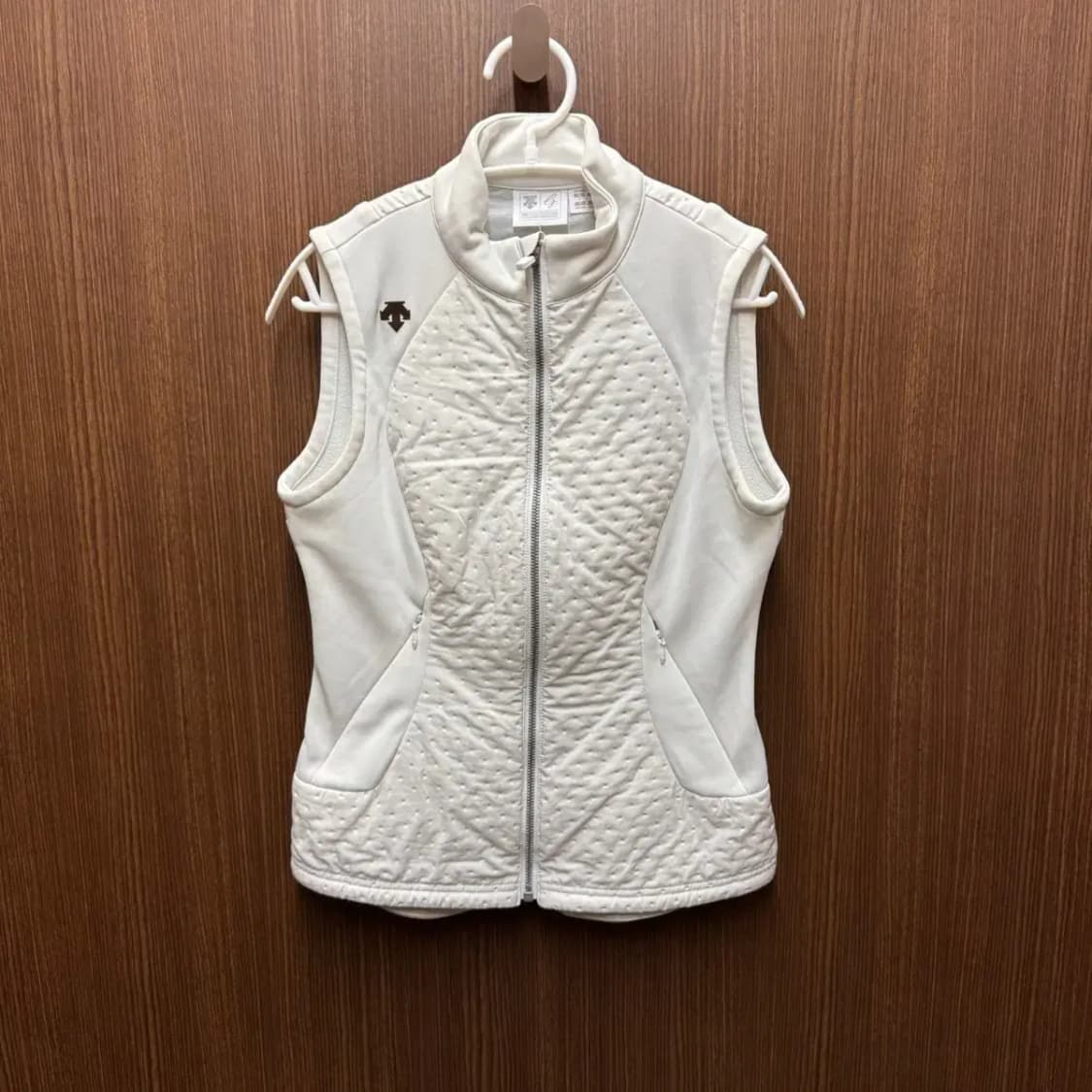 데상트 조끼 상품이미지1