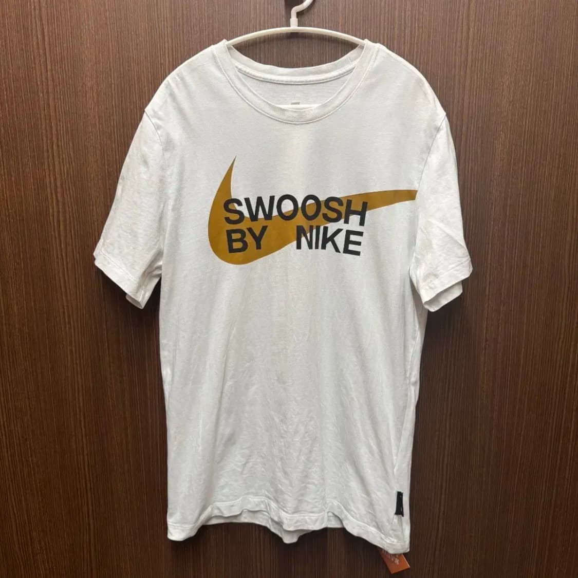 나이키 스우시 반팔티셔츠 상품이미지1