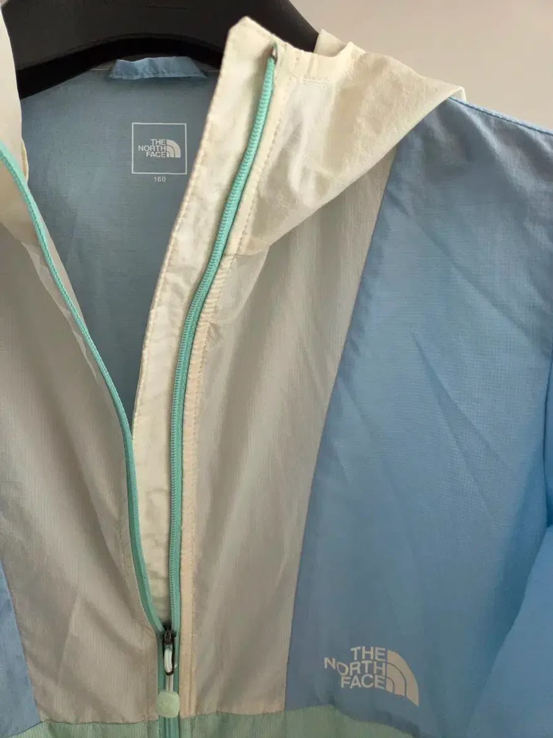 노스페이스 초경량 바람막이 상품이미지2