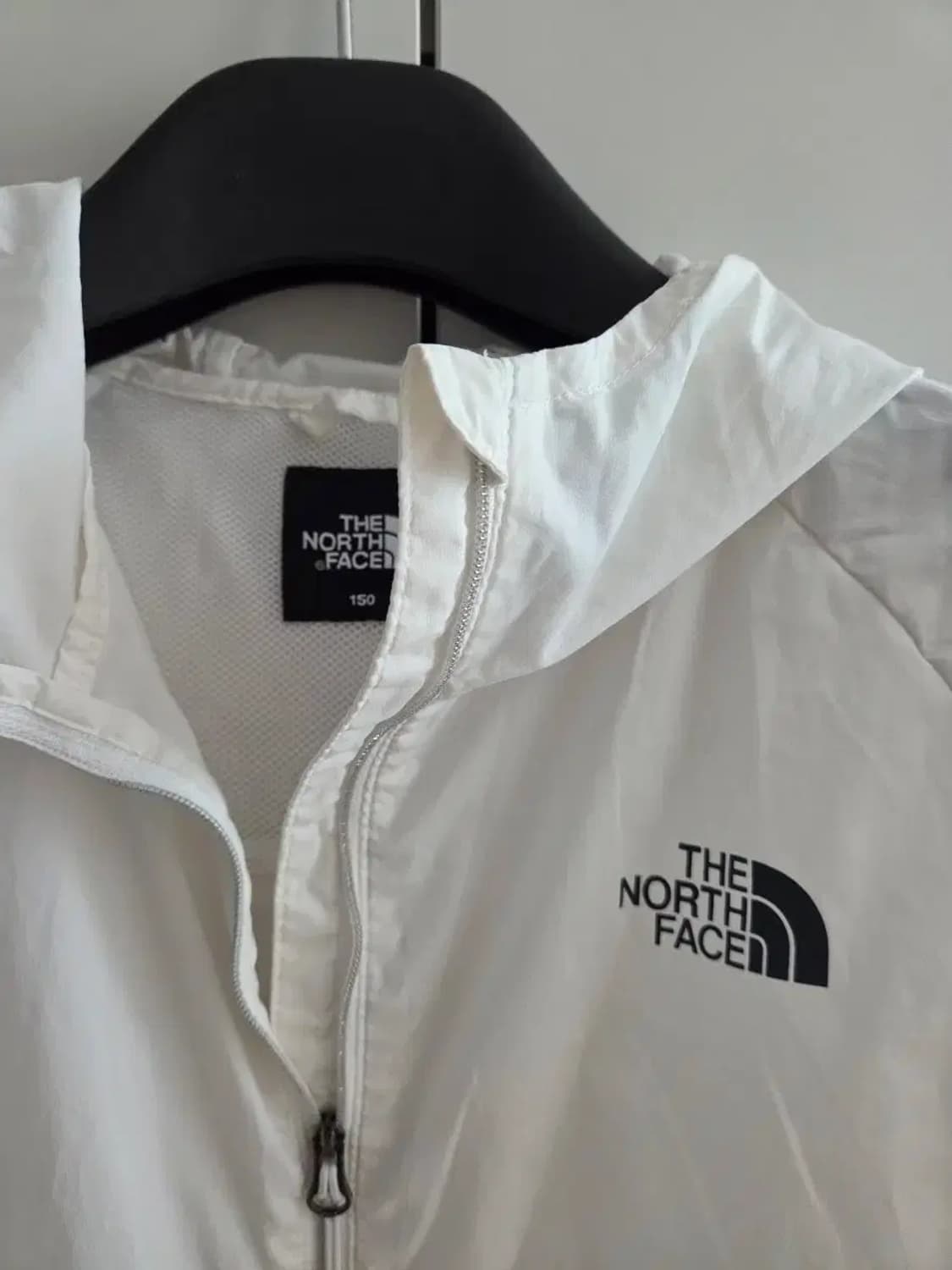 노스페이스 경량 바람막이 상품이미지2