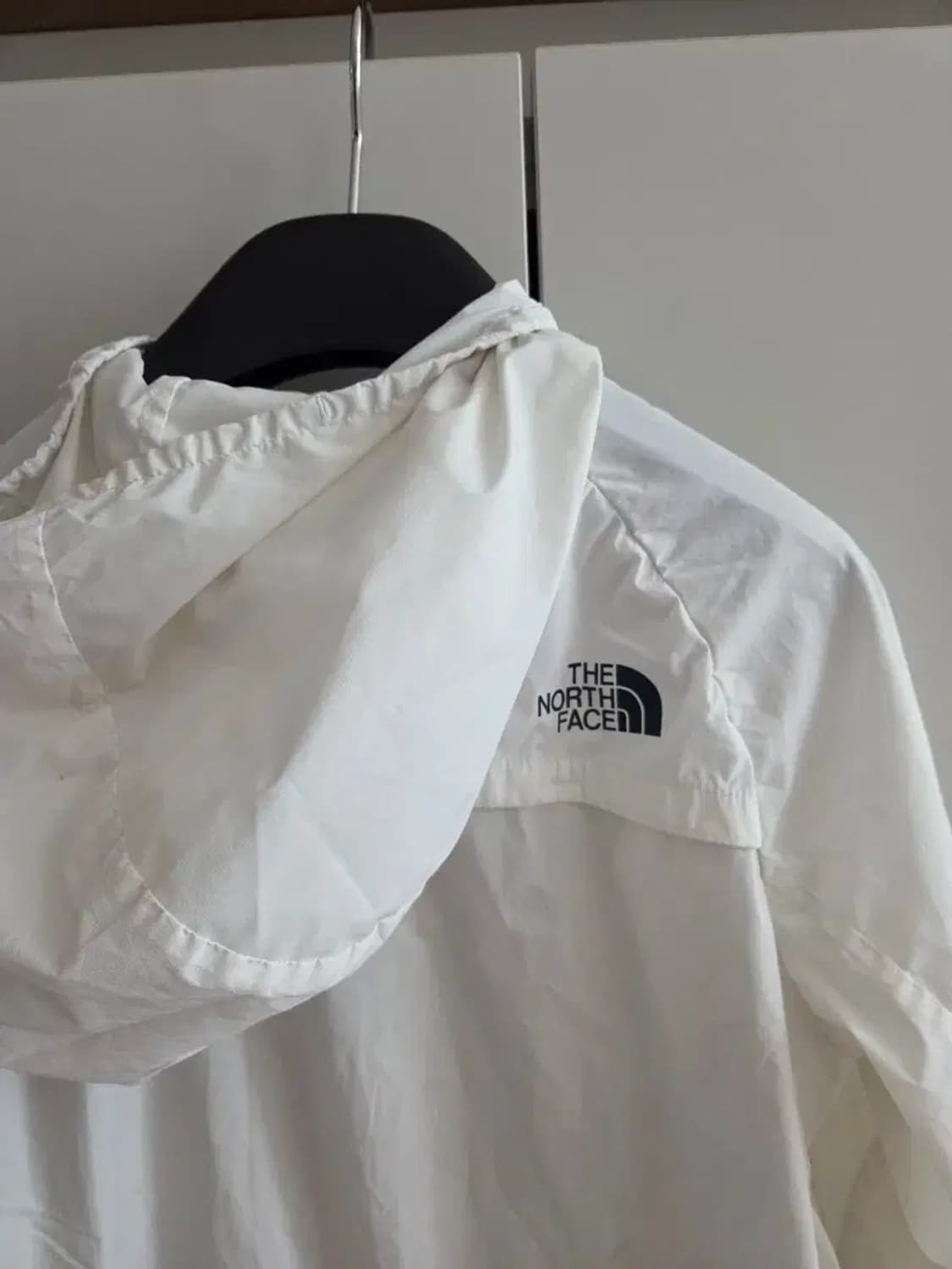 노스페이스 경량 바람막이 상품이미지3