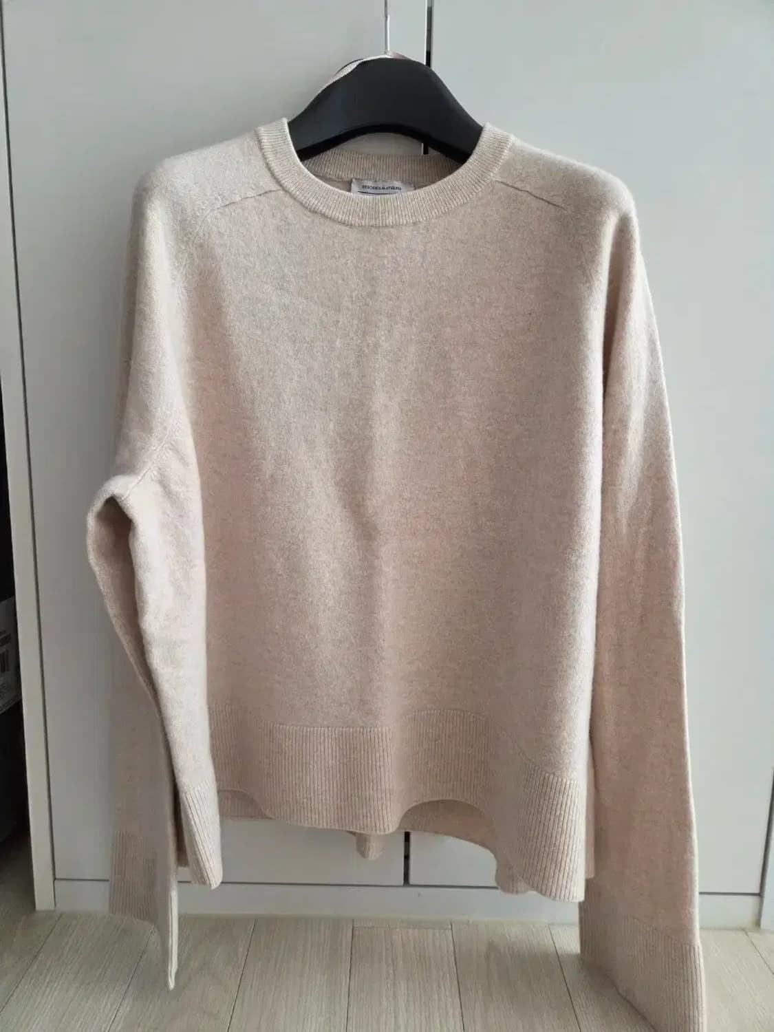 앤아더스토리즈 니트 상품이미지1