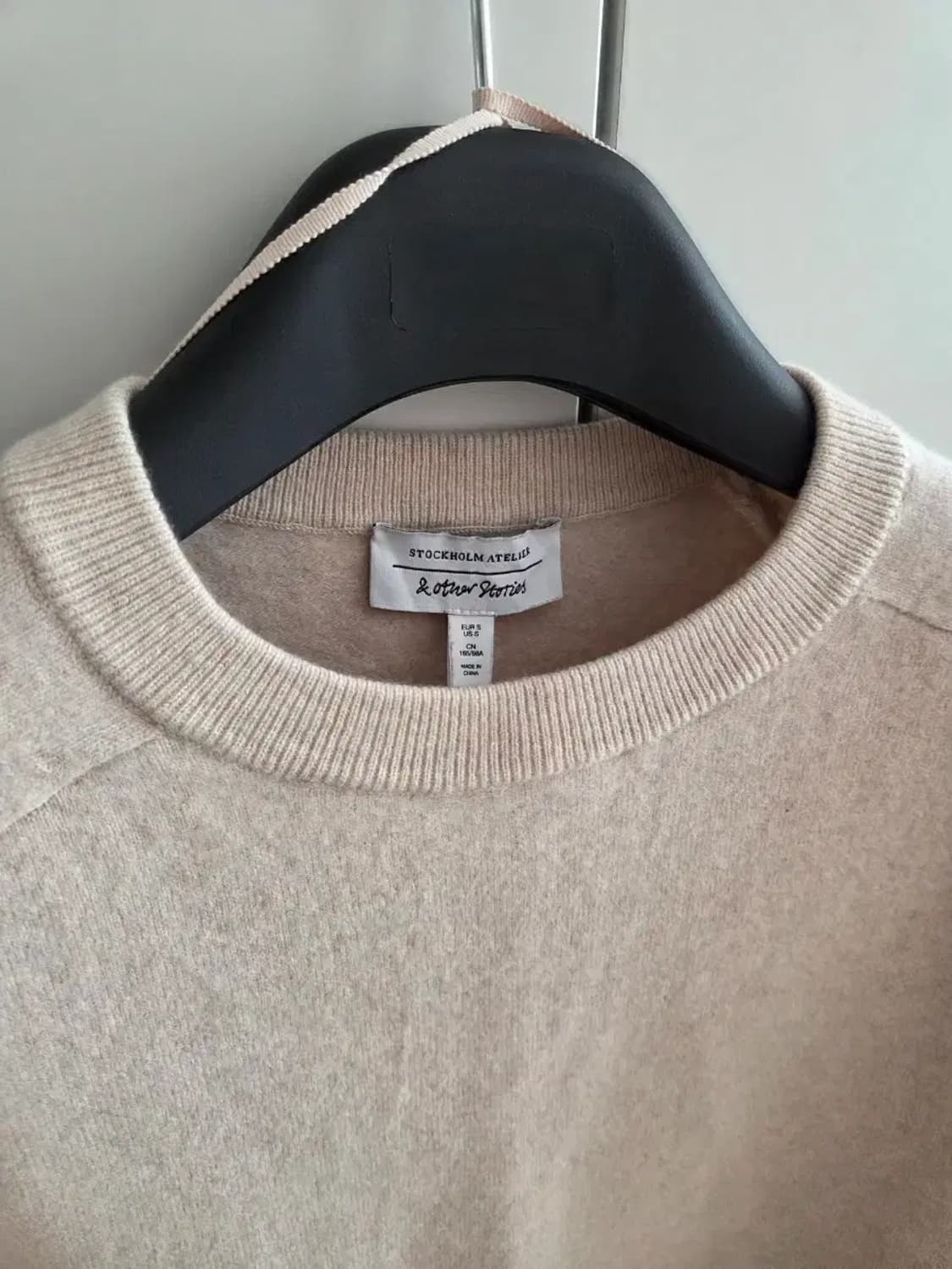 앤아더스토리즈 니트 상품이미지2