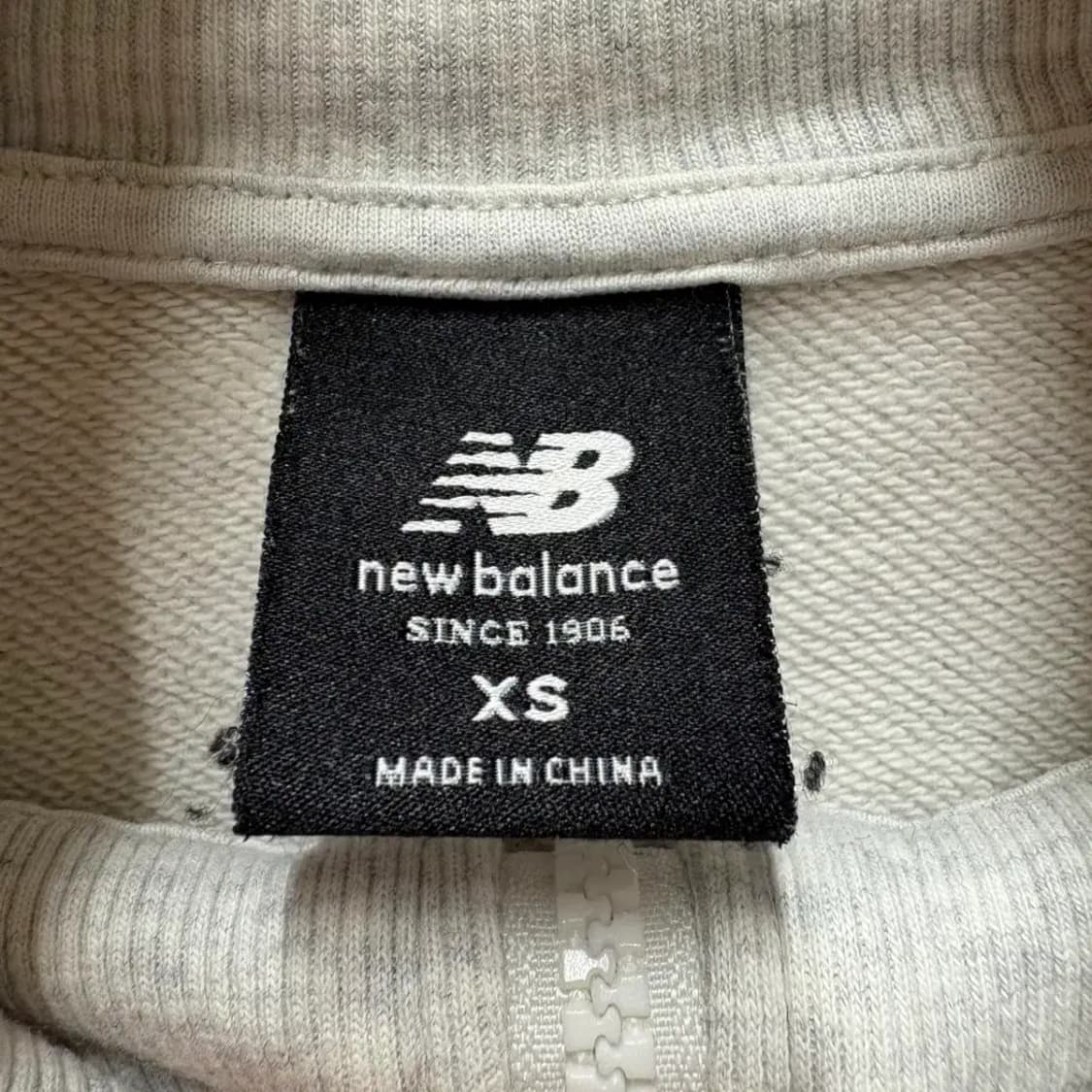 뉴발란스 숏 반집업 맨투맨 상품이미지2