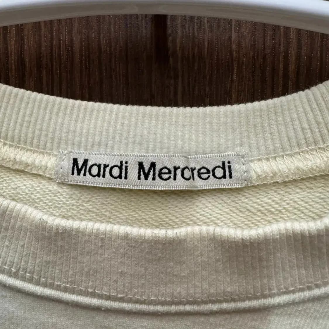 마르디 메크르디 맨투맨 상품이미지2