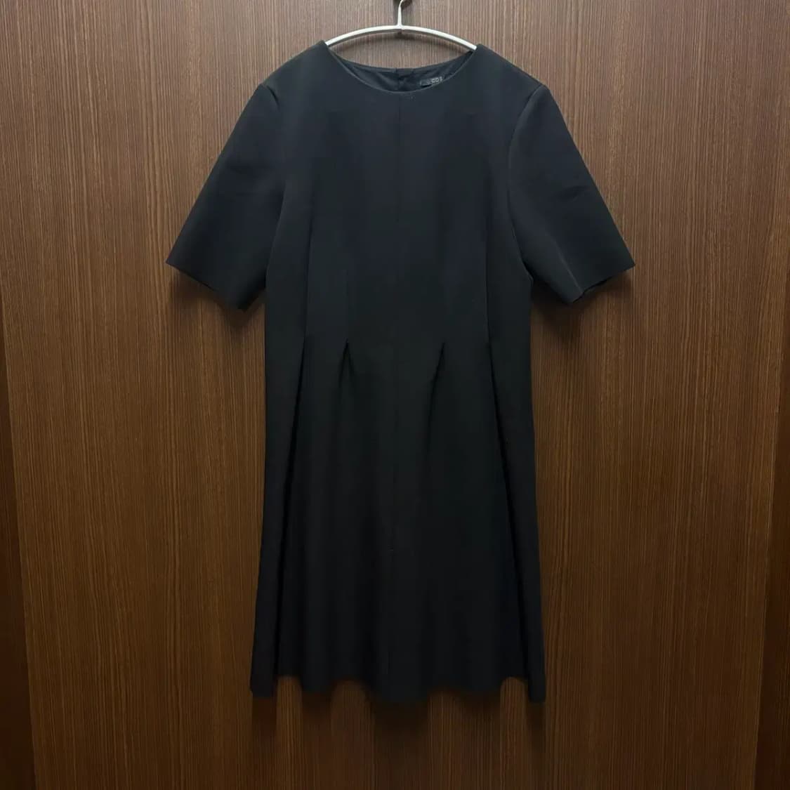 코스 cos 블랙원피스 상품이미지1