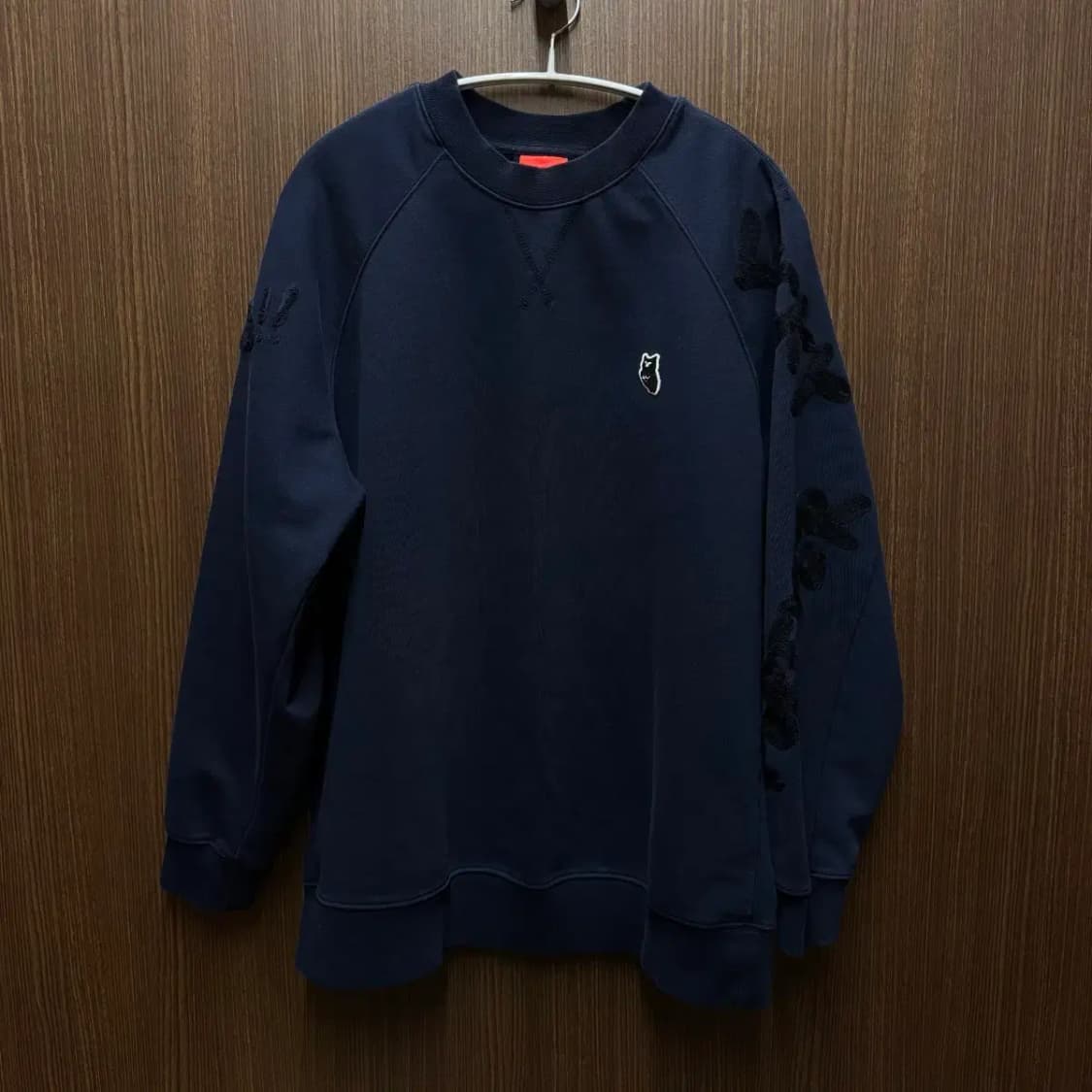 럭키슈에뜨 롱 맨투맨 상품이미지1