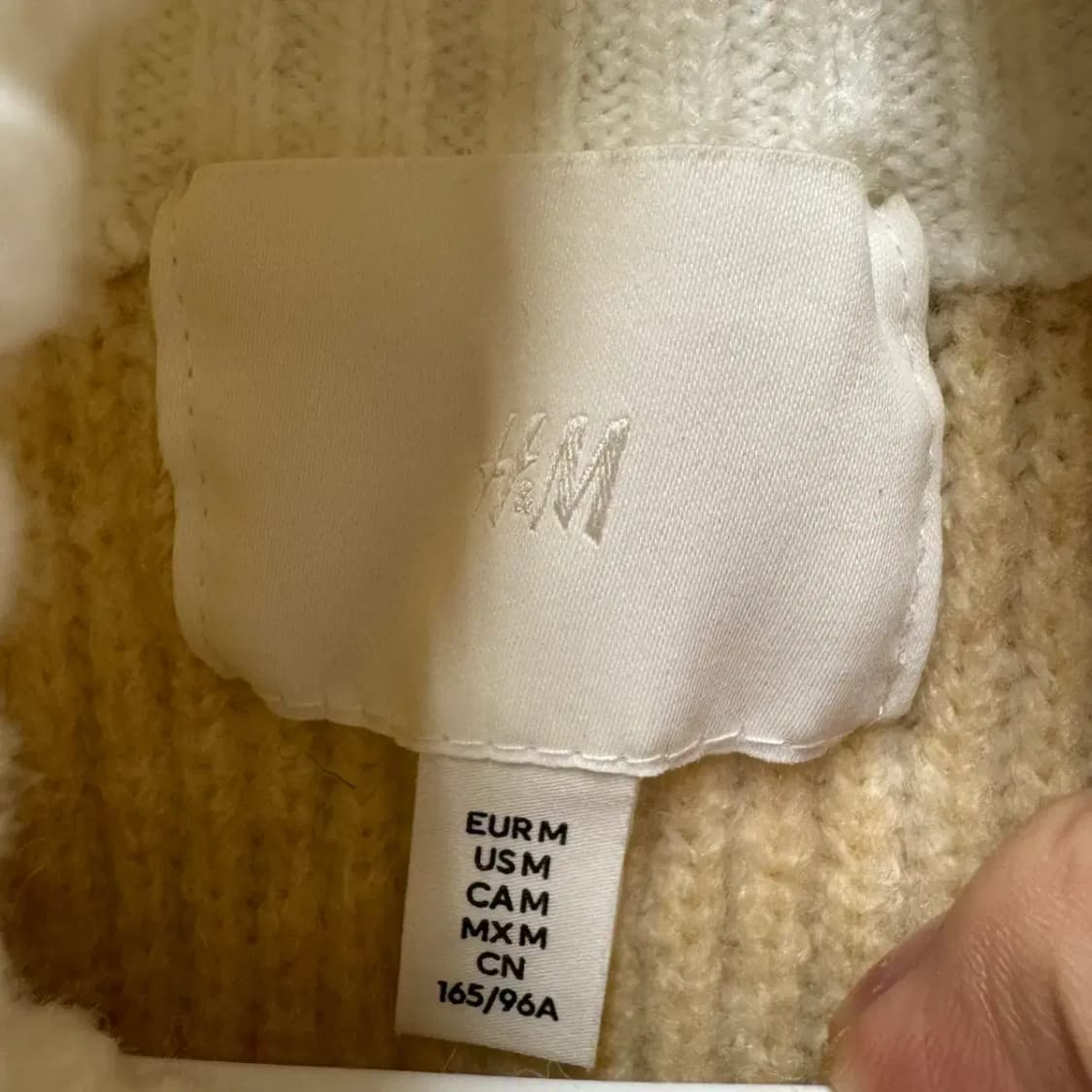 에첸엠 h&m 니트집업 상품이미지2