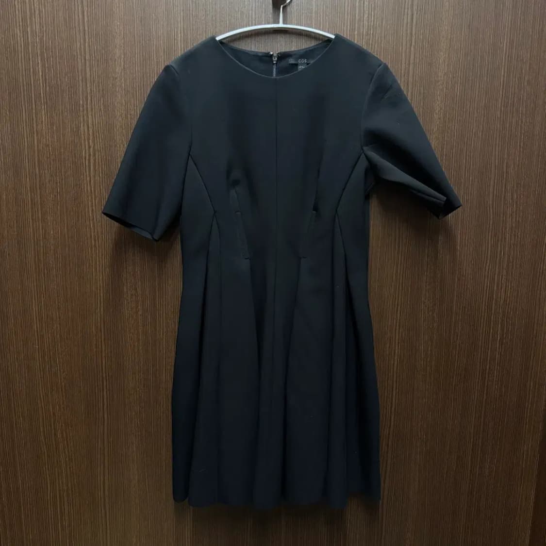 코스 cos 블랙원피스 상품이미지1