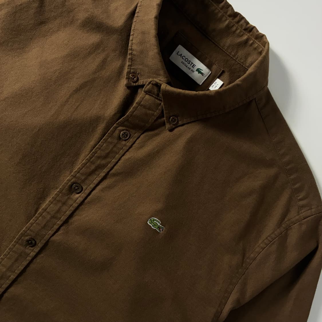 Lacoste  라코스테 자수 코튼 브라운 솔리드 셔츠  상품이미지3