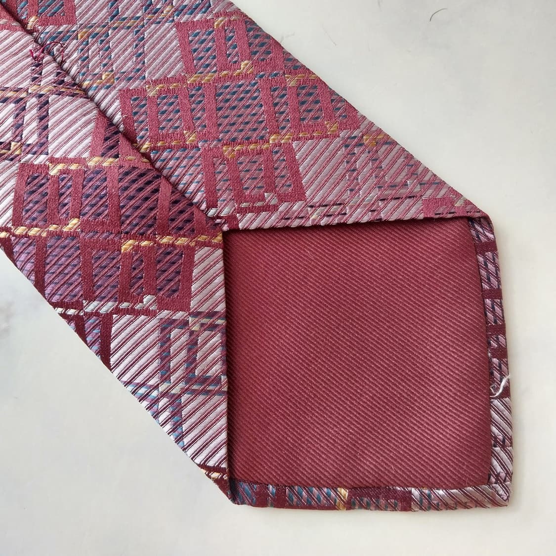 알테아 실크 버건디 기하 패턴 넥타이 9.2cm 새제품 K1840
 상품이미지8
