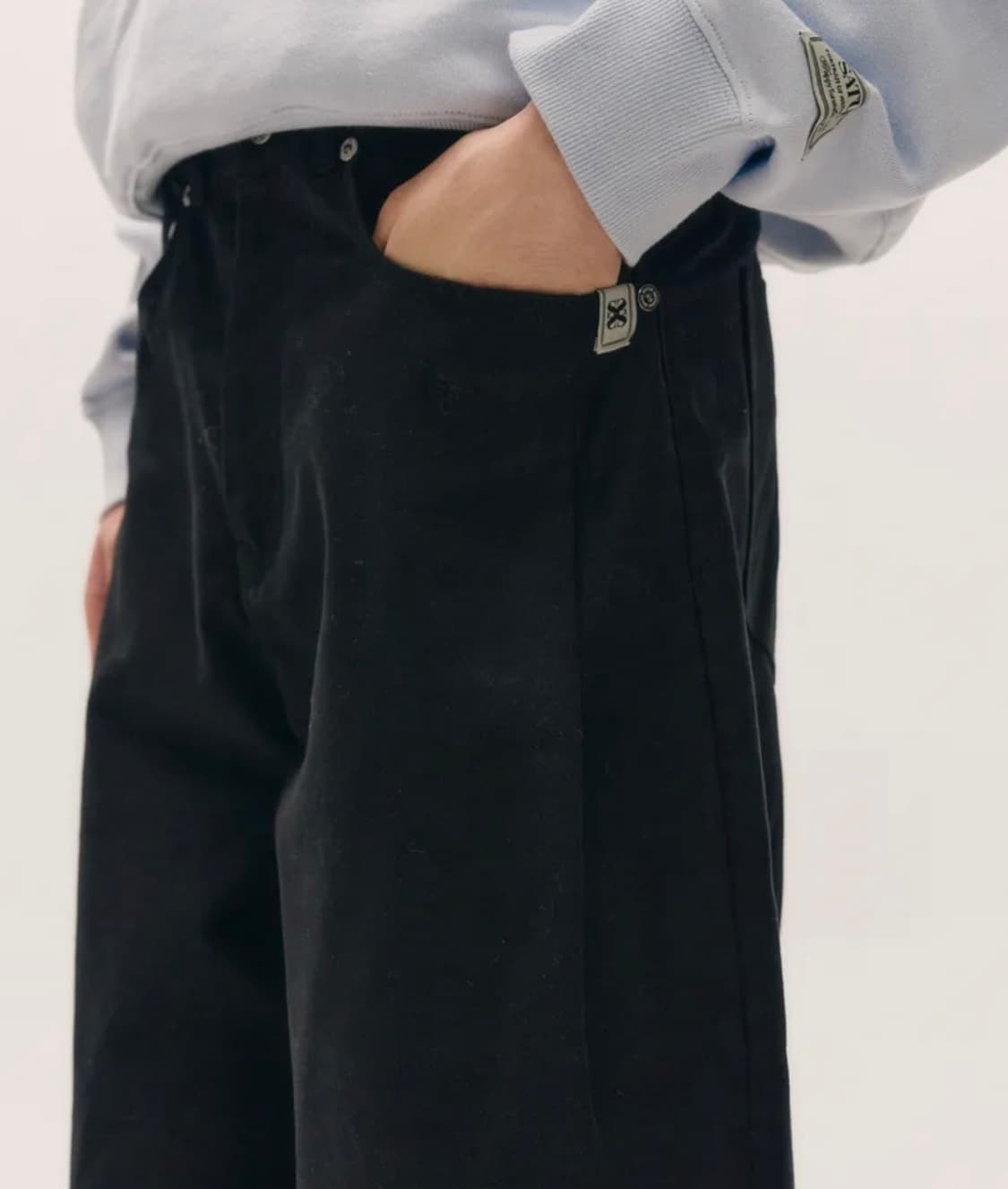 세터 와이드 커브드 치노 팬츠 블랙(S) 르아르애습벨리에미세키서울파브레가 상품이미지7