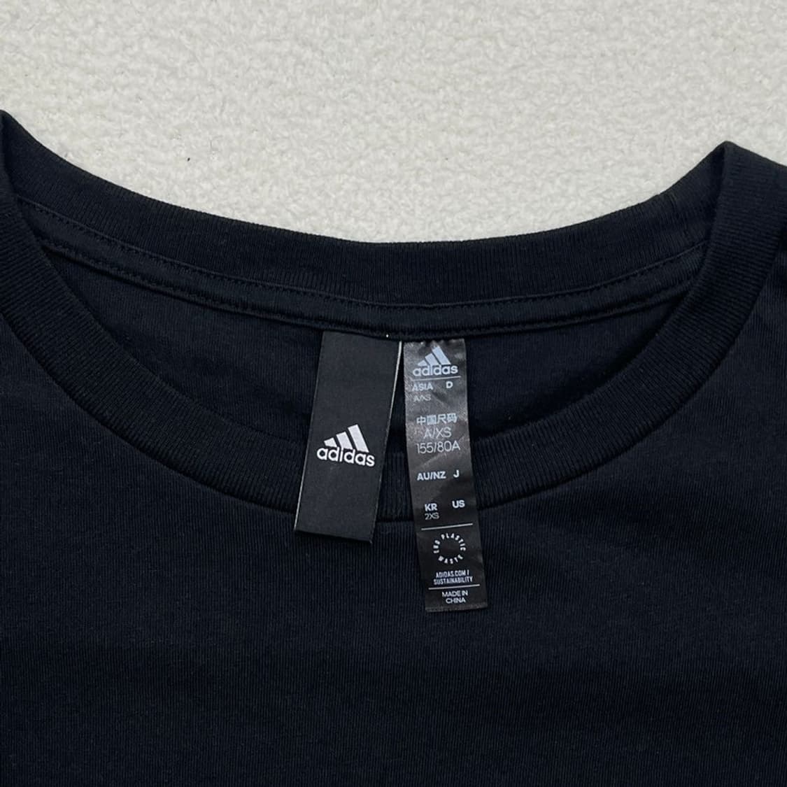 ADIDAS 로고 패치 삼선 크롭 반팔티 블랙 XS 상품이미지4
