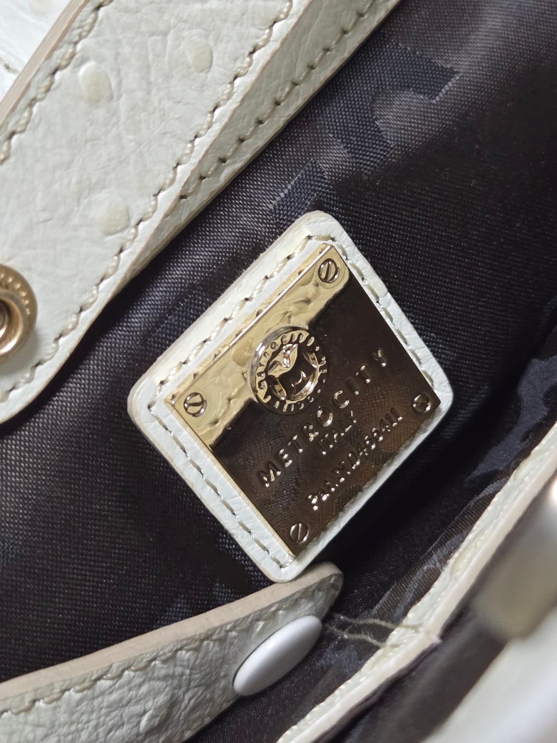 메트로시티 핸드백 토트백 가방 빈티지

2k 체인 도트 화이트 상품이미지8