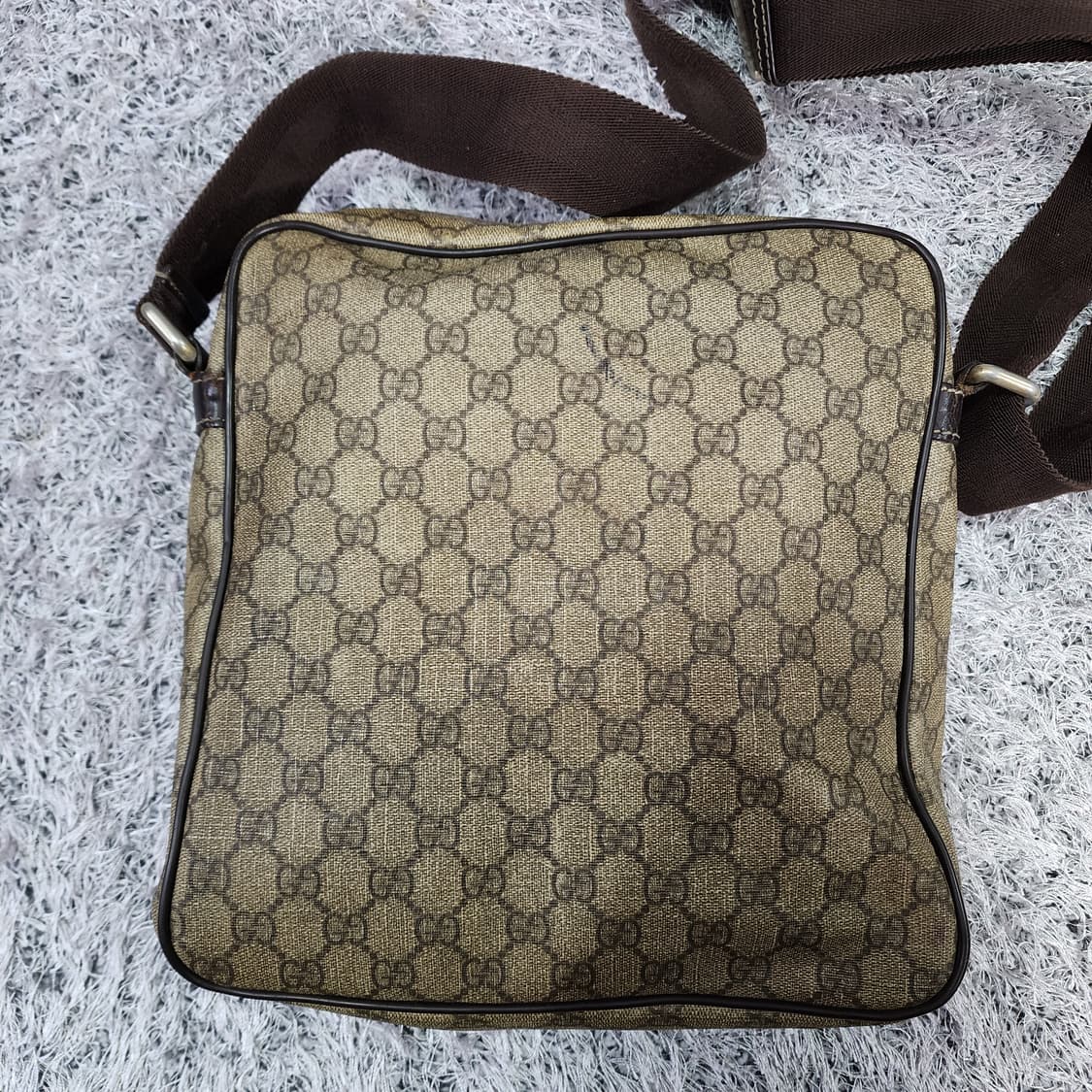 구찌 GG PVC 크로스백 상품이미지2