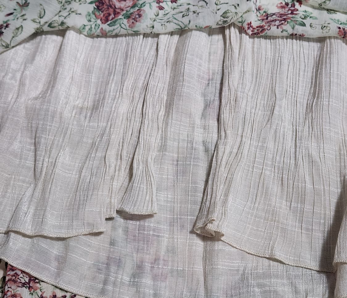 플라워패턴 프릴 아이보리 민소매 나시 원피스 상품이미지3