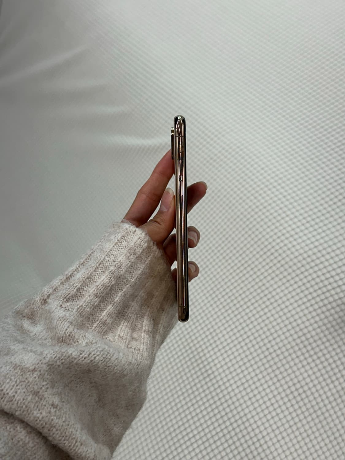 아이폰 XS 골드 색상 상품이미지3