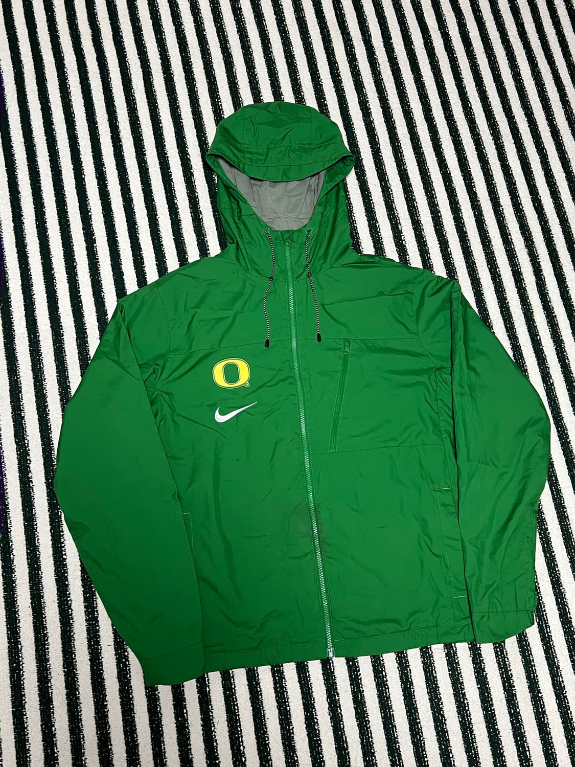 Nike oregon ducks 바람막이 상품이미지1