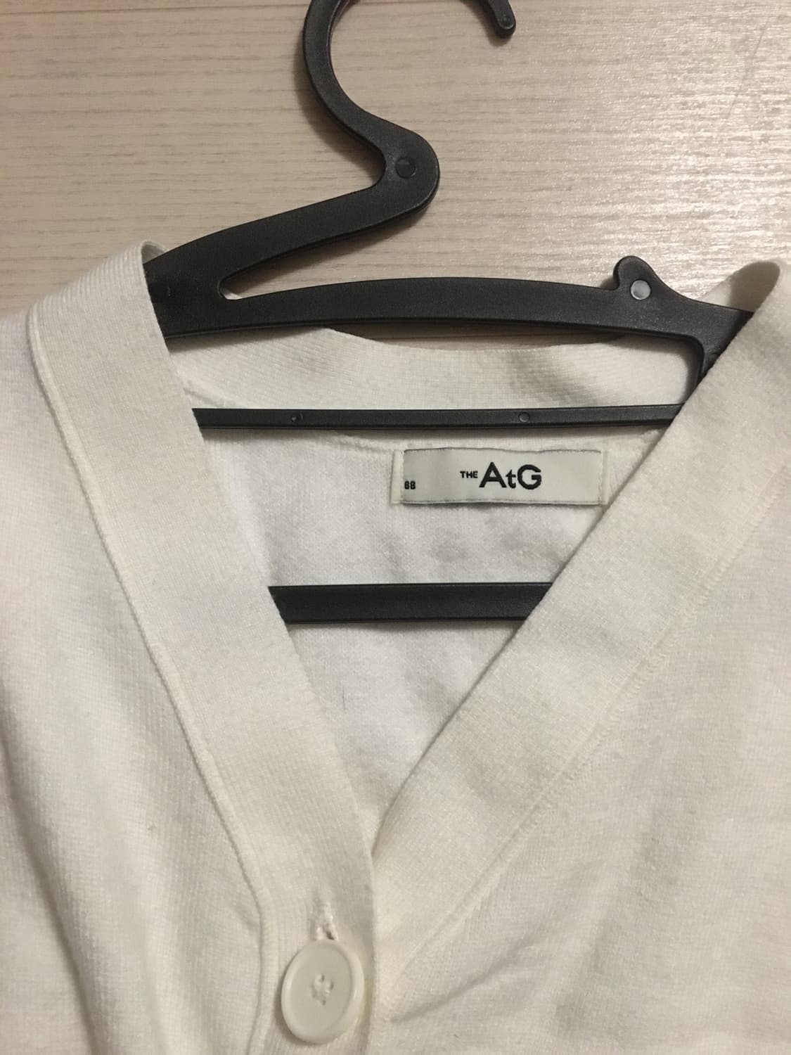 THE AtG 화이트 브이넥 가디건 상품이미지2