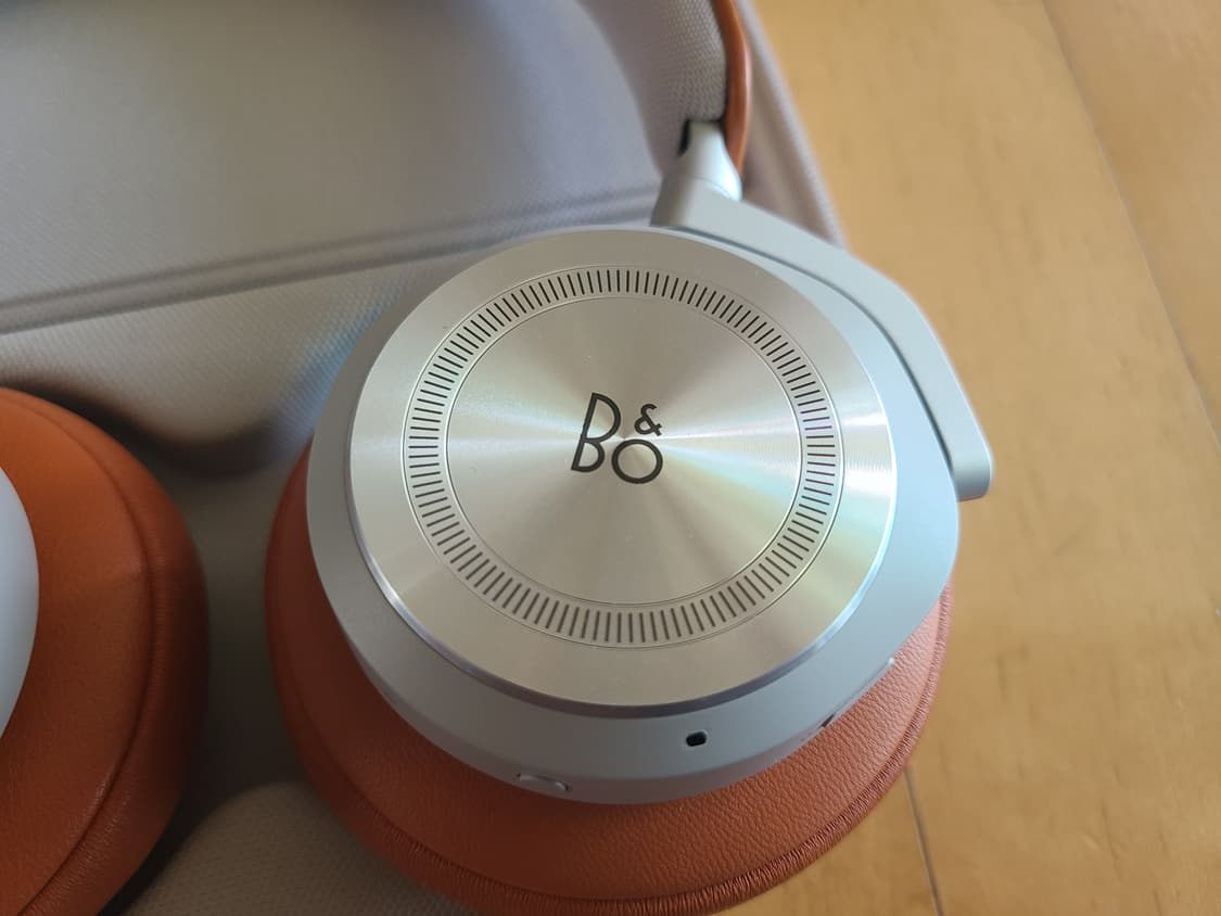 뱅앤올룹슨 Beoplay HX 팀버 무선 헤드폰 상품이미지7