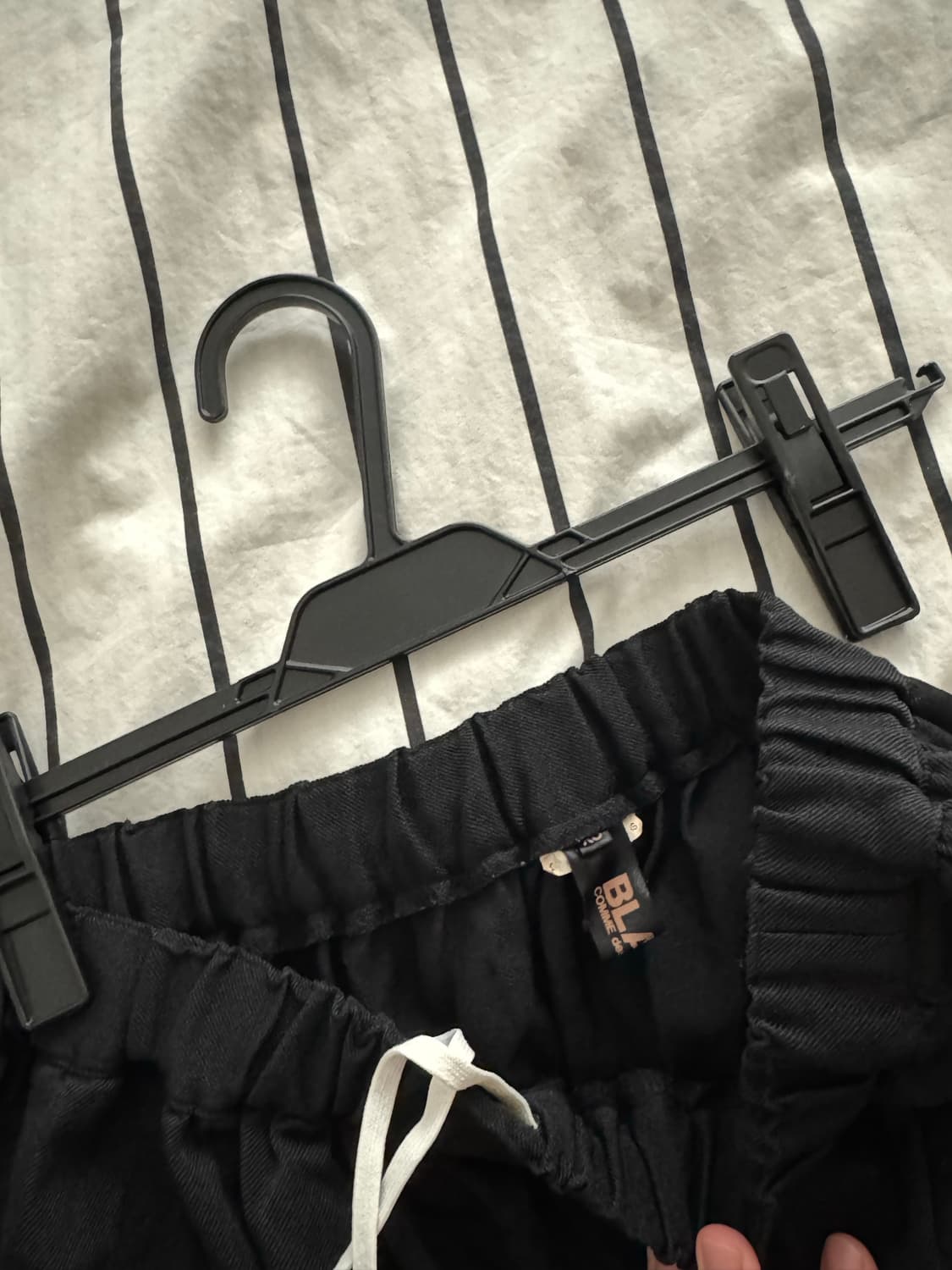 꼼데가르송 블랙 23SS 폴리에스터 컷아웃 스커트 (블랙 xs) 상품이미지3