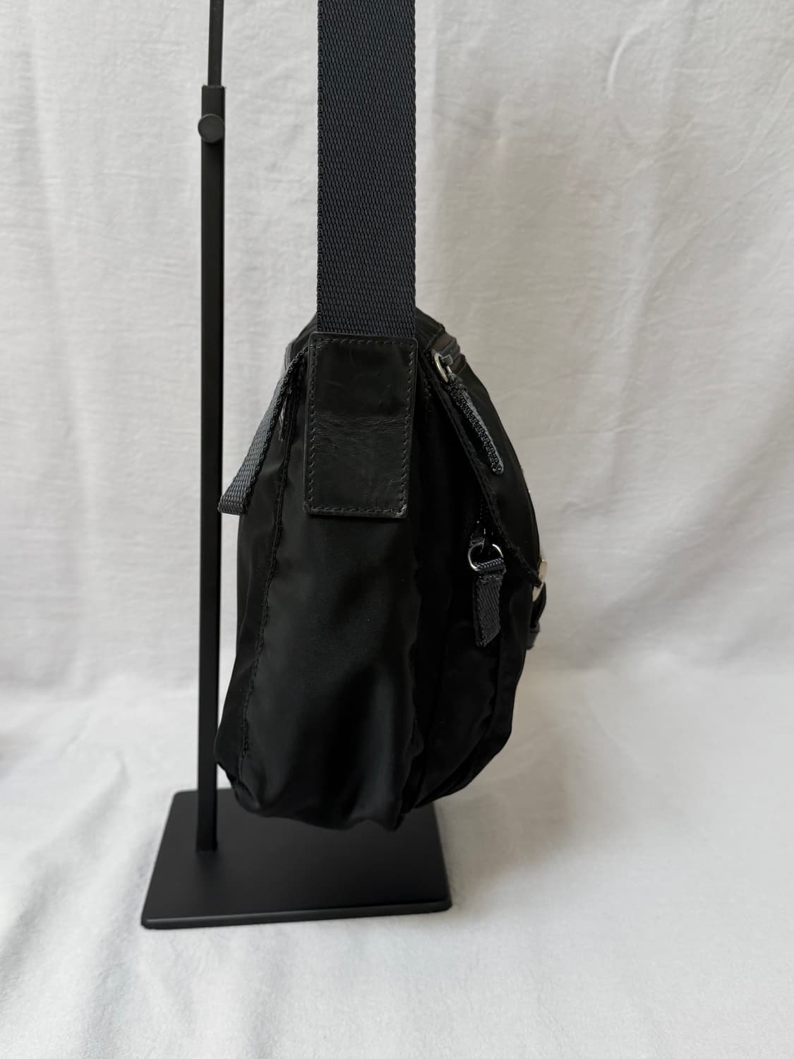 프라다 남녀공용 나일론 포코노 크로스백 주우재백 상품이미지8