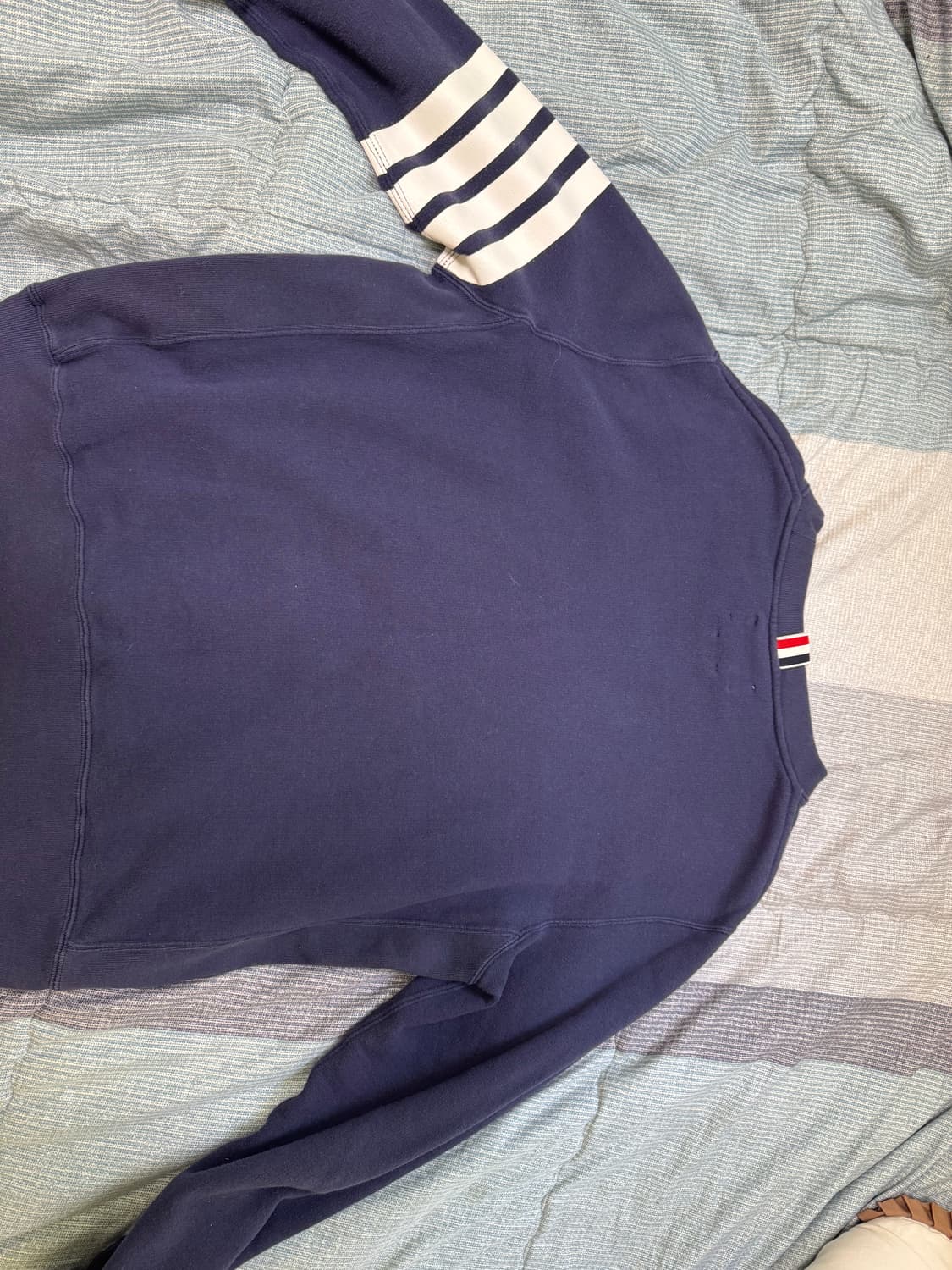 톰브라운 맨투맨 네이비 상품이미지2