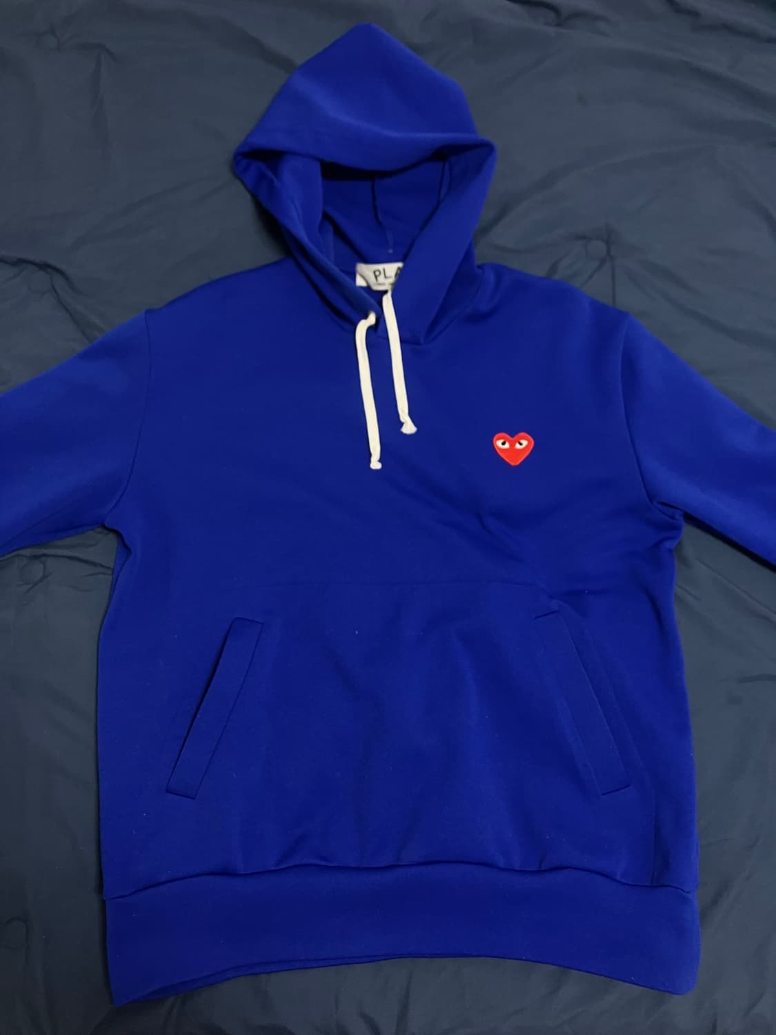 L 꼼데가르송 레드 와펜 블루 후드 상품이미지1