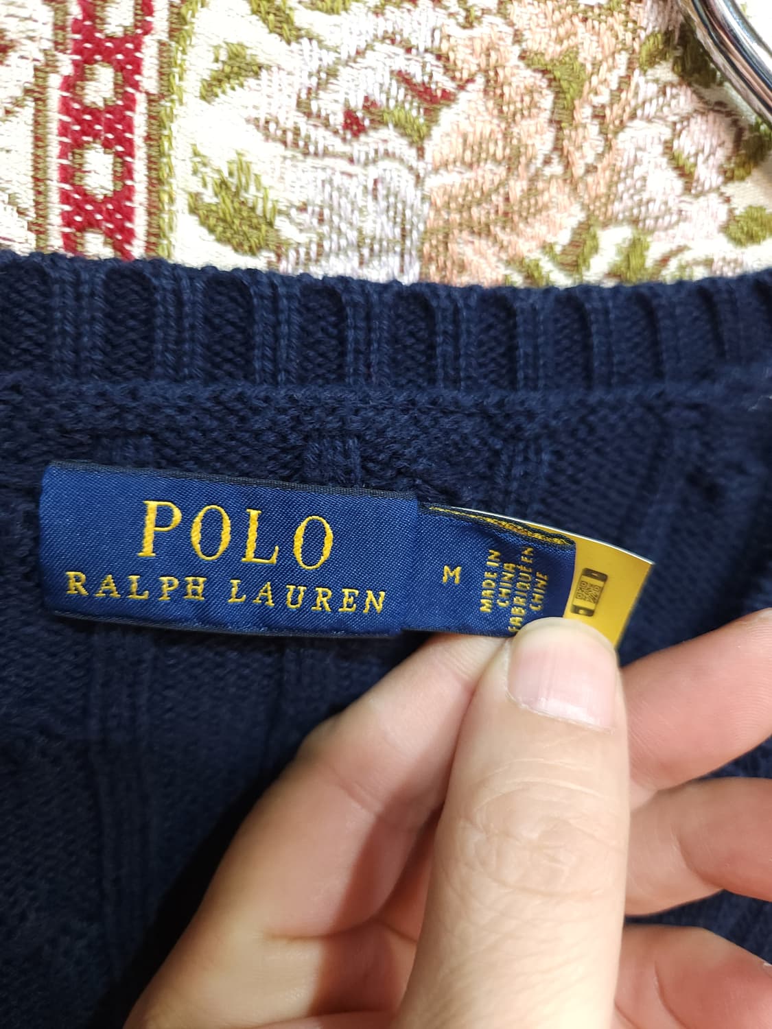 폴로 랄프로렌 네이비 케이블 코튼 브이넥 니트
​
 상품이미지3