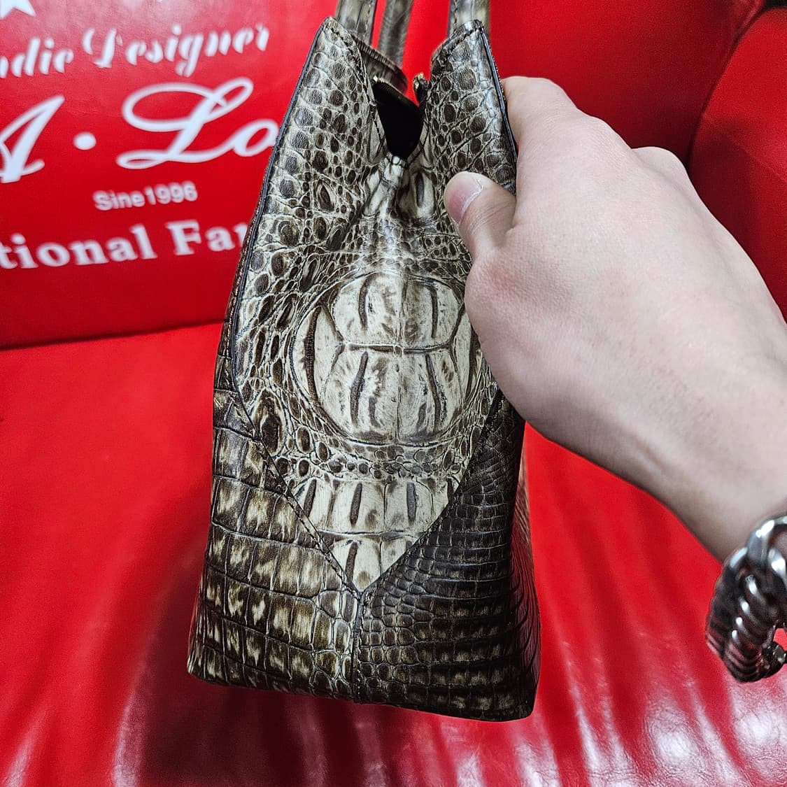 피에르가르댕 크로커다일 카키 브라운 레더 토트백  상품이미지5